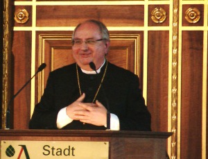 Bischof Grabow im goldenen saal Rathaus augsburg